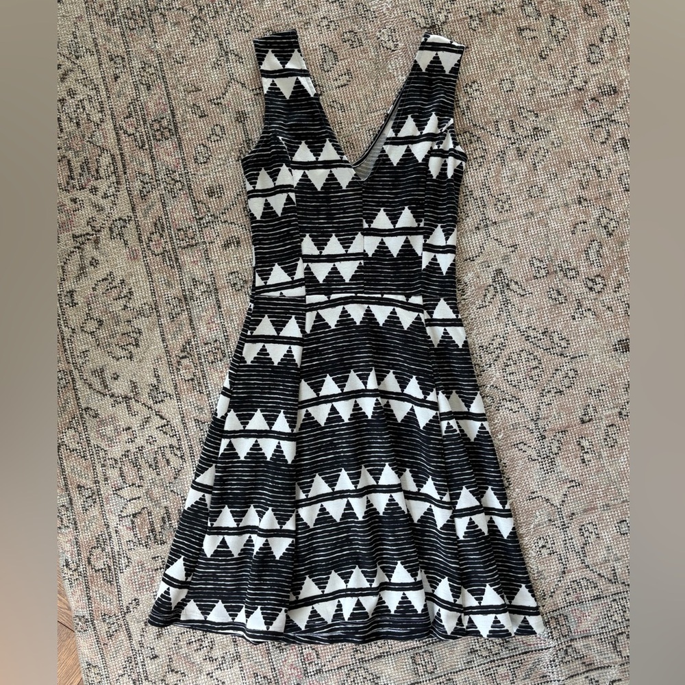 H&M summer dresses bundle palms green black white XS skater - Picture 5 of 6